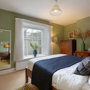 Spectacular 2 Bedroom With Sunny Garden & Terrace Bed & Breakfast Dublin